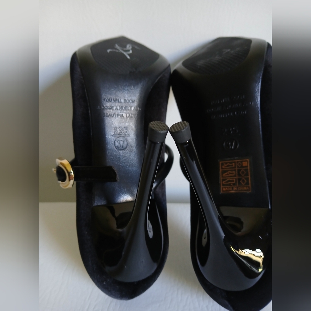 Bigtree Women's Sophisticatwd Black Stiletto Heels by - Picture 12 of 13